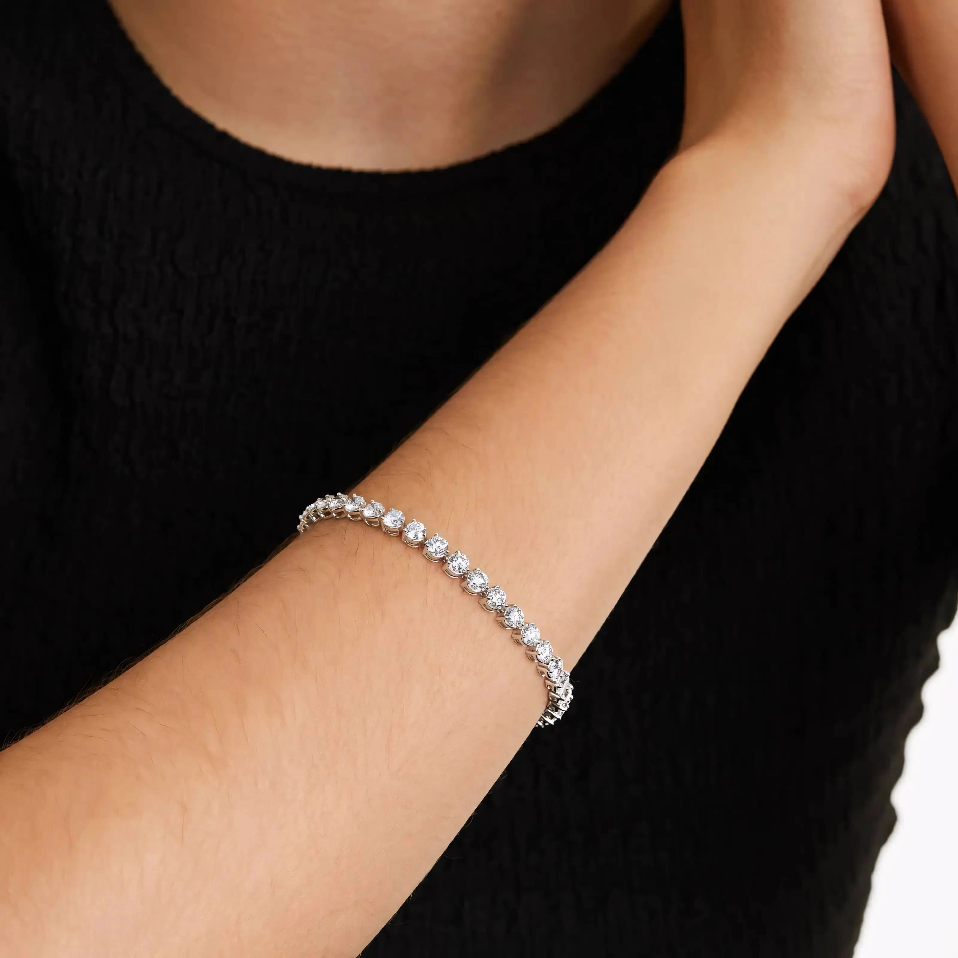 3 prong diamond tennis bracelet for women